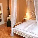 Hotel Hotel-maison Am Olivaer Platz