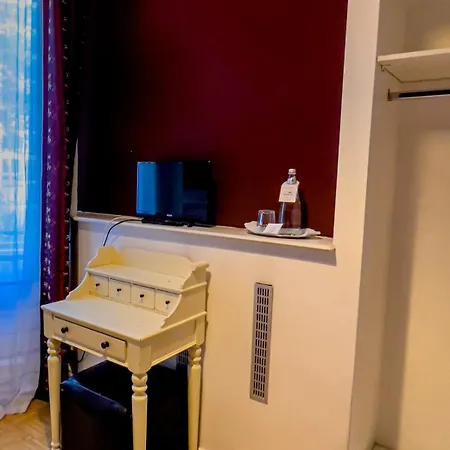 מלון Hotel-maison Am Olivaer Platz 3*