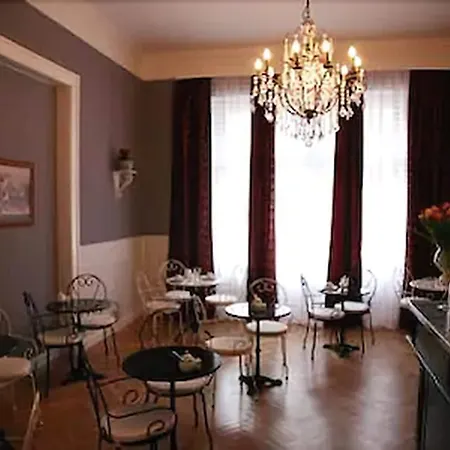 Hotel-maison Am Olivaer Platz מלון 3*