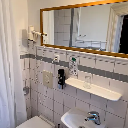 Hotel Hotel-maison Am Olivaer Platz