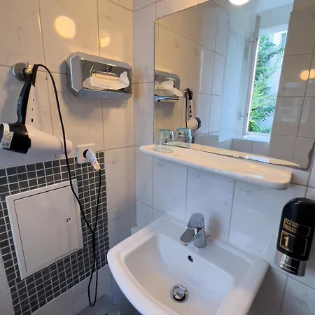 Hotel Hotel-maison Am Olivaer Platz Berlin