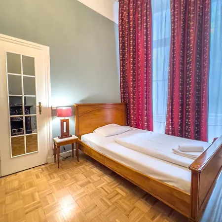 Hotel Hotel-maison Am Olivaer Platz Berlin