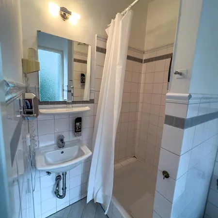 Hotel-maison Am Olivaer Platz Hotel