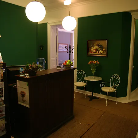 호텔 Hotel-maison Am Olivaer Platz 3*