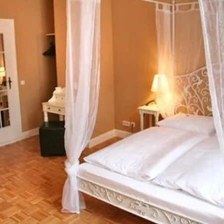 Hotel Hotel-maison Am Olivaer Platz