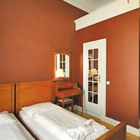 Hotel-maison Am Olivaer Platz 3*