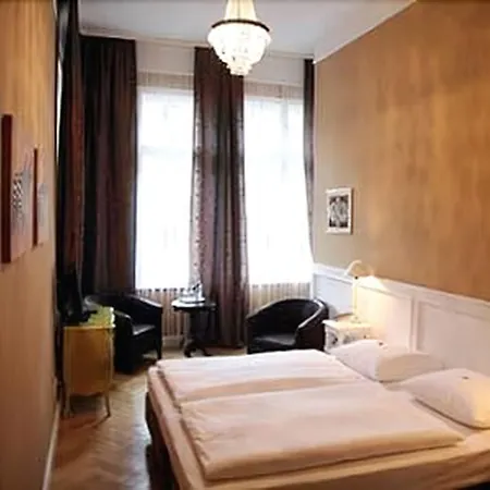 Hotel-maison Am Olivaer Platz 호텔