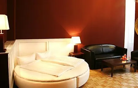 Ξενοδοχείο Hotel-maison Am Olivaer Platz 3*