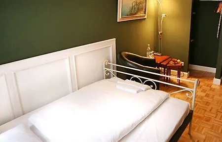 Hotel-maison Am Olivaer Platz Βερολίνο