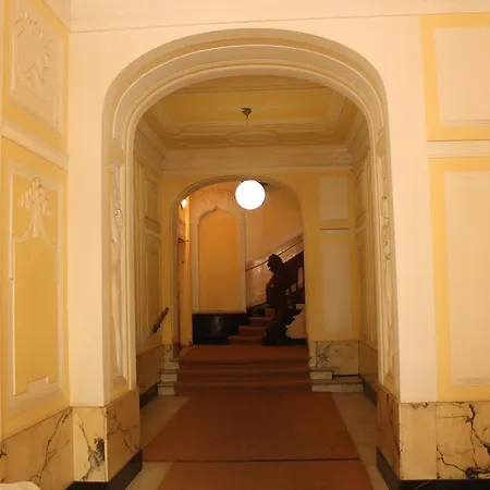 Hotel-maison Am Olivaer Platz Отель