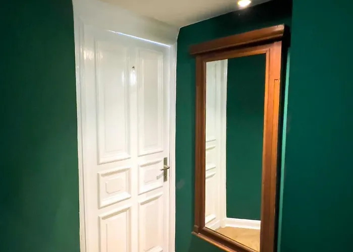 Hotel-maison Am Olivaer Platz 3* Берлин