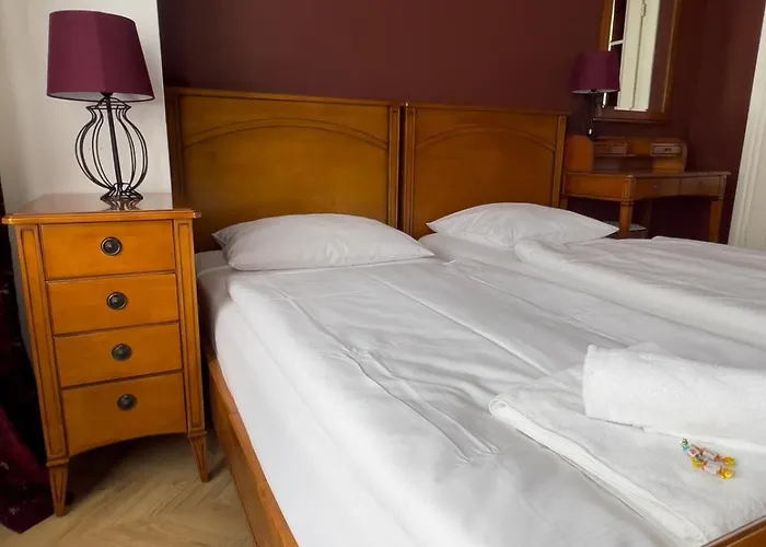 Отель Hotel-maison Am Olivaer Platz