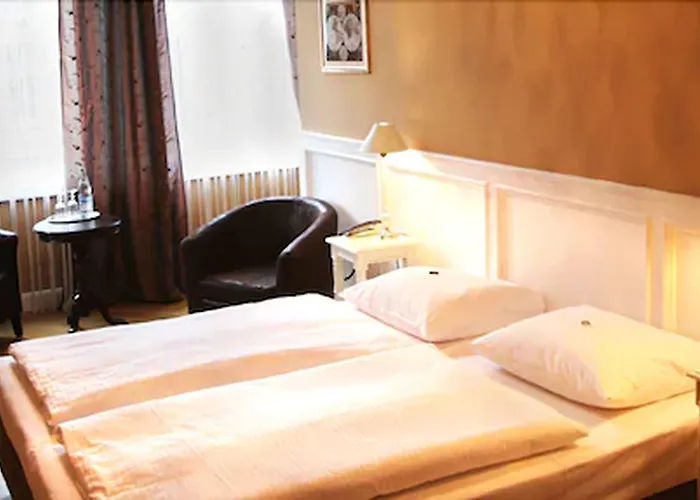 Hotel-maison Am Olivaer Platz Отель 3*