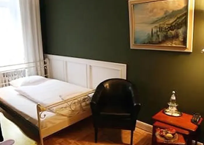 Hotel-maison Am Olivaer Platz Берлин