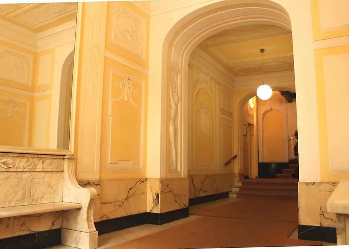 Hotel Hotel-maison Am Olivaer Platz