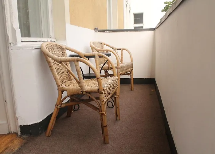 Отель Hotel-maison Am Olivaer Platz